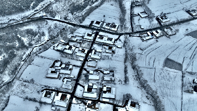 青?；。恒y裝素裹 雪景如畫